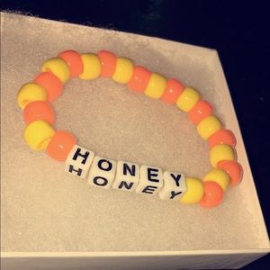 “Honey” VSCO Bracelet 💛